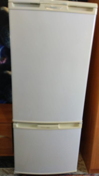 Холодильник двухкамерный