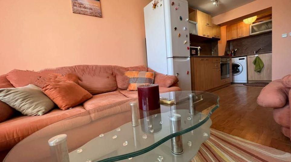 Дава се под наем Двустаен апартамент в Варна, Погреби - 61 кв.м за 425 € - Снимка #4