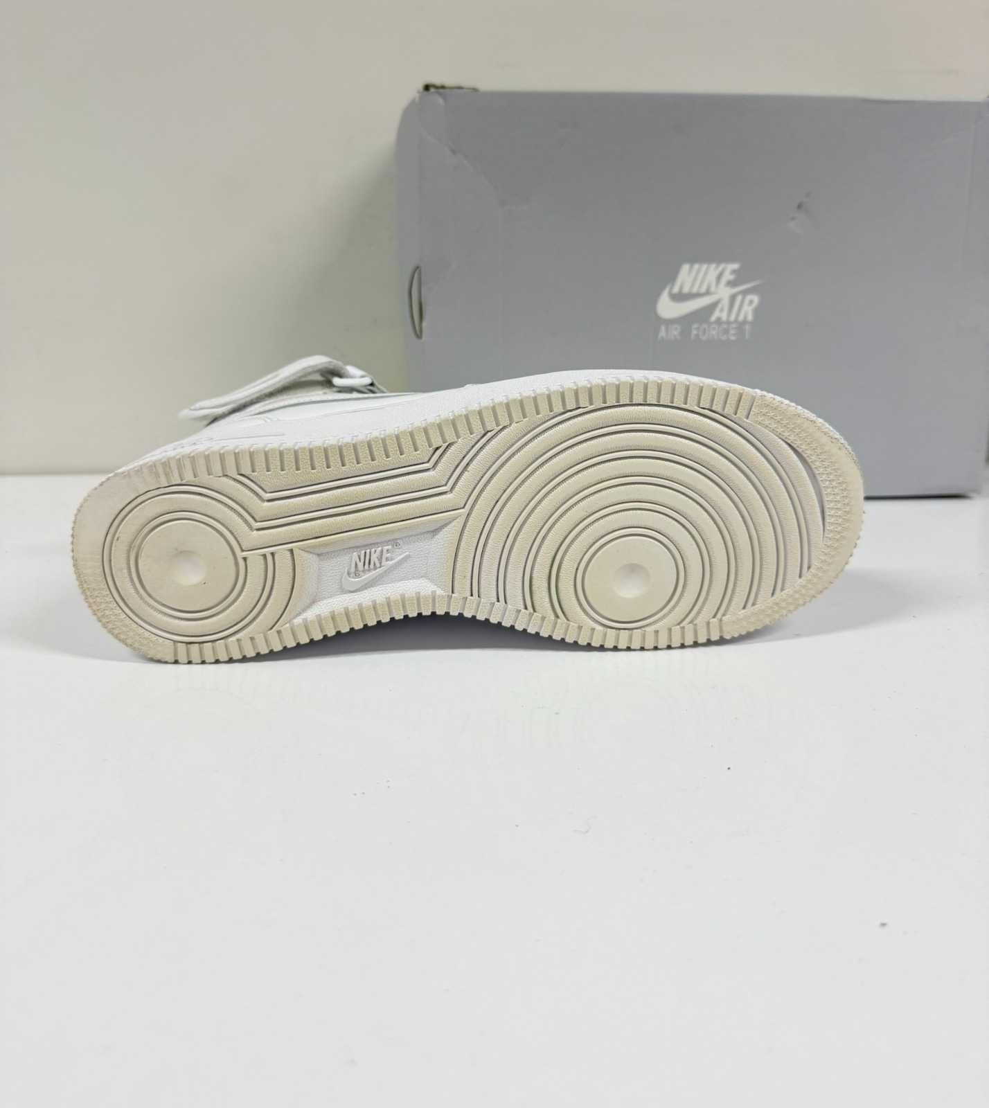NIke Air Force 1 Mid 07