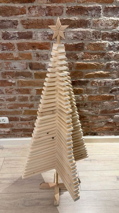 Brad decorativ din lemn