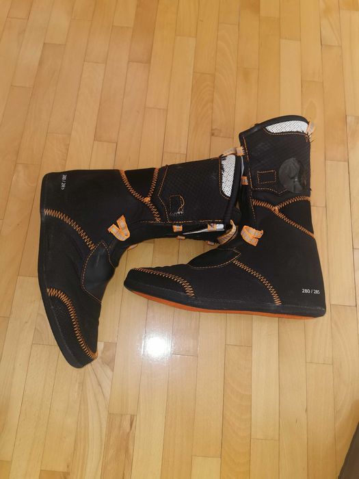 Vand  Clapari Atomic Backland Carbon, mondopoint 28, 600 RON