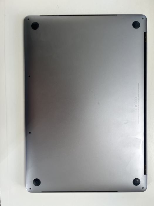 MacBook Pro 15.4” 1TB Produs In Stare Buna