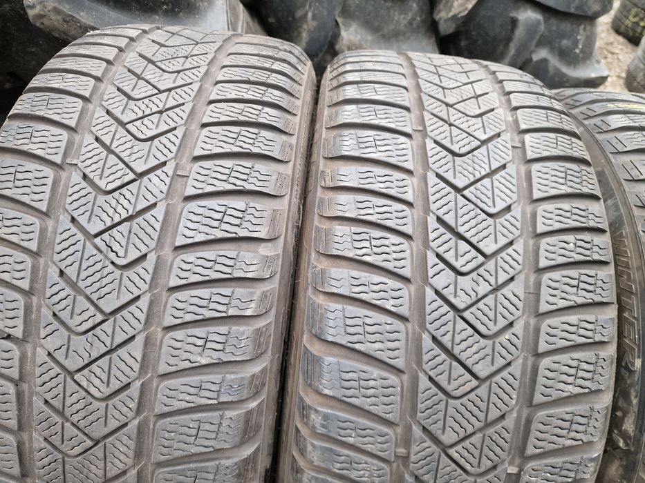 Anvelope 235/45R18 marca Pirelli, M +S, DOT 2022