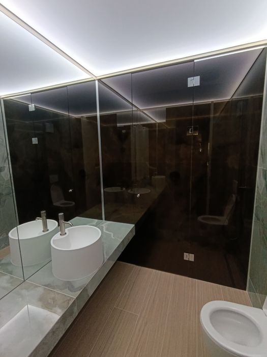 Cabine de dus si paravane din sticla