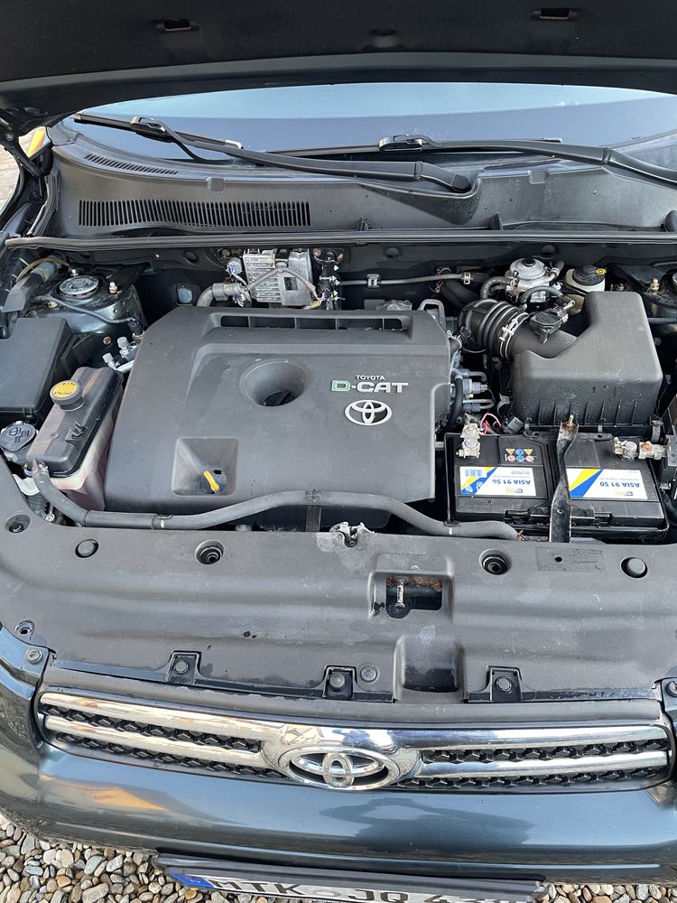 Vand Toyota rav 4/177 cai
