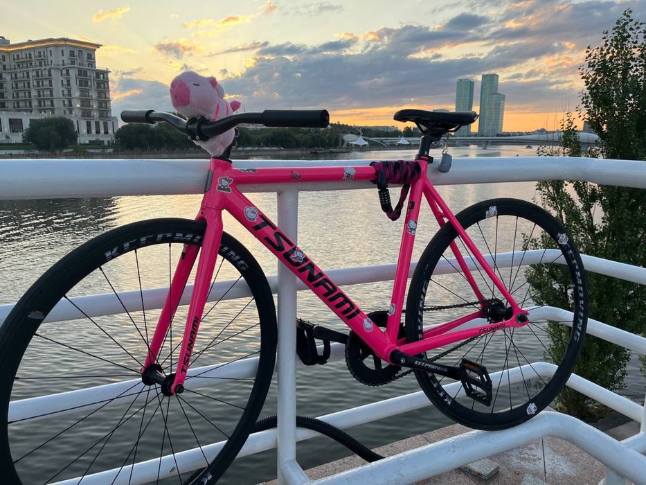 TSUNAMI pink– “Cotton Candy Ride”