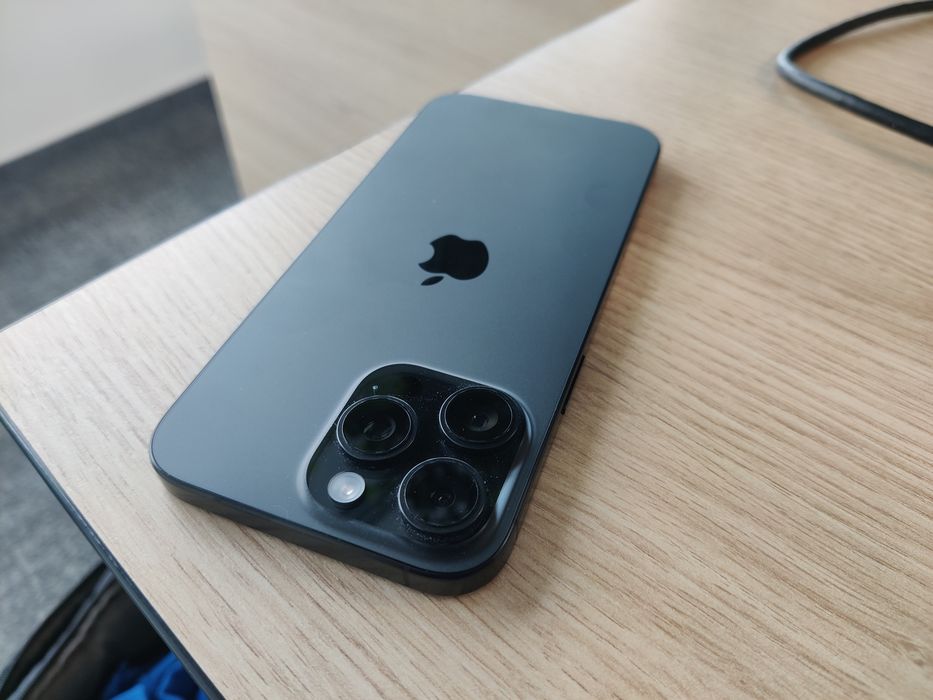 iPhone 16 Pro Max Titanium Black