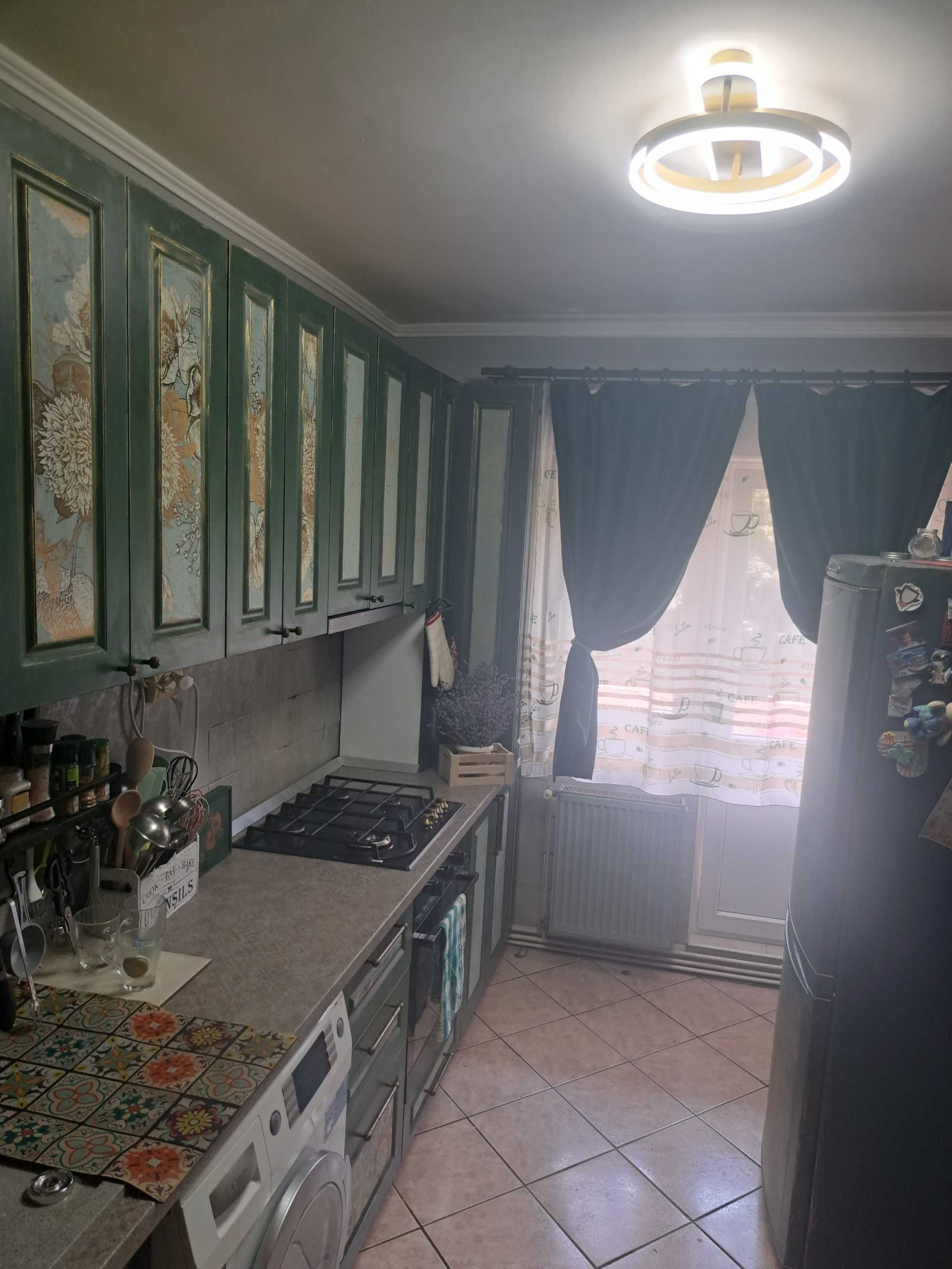 Vand apartament cu doua camere