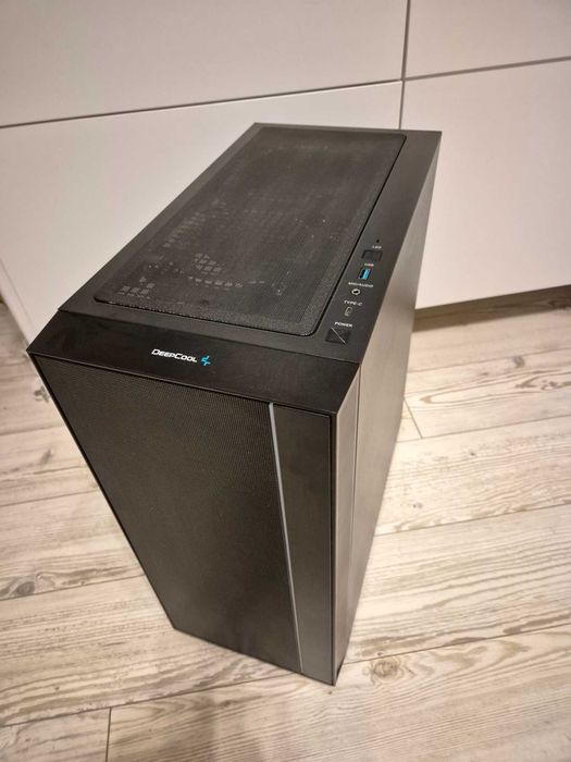 Геймърски Компютър с качена операционна система