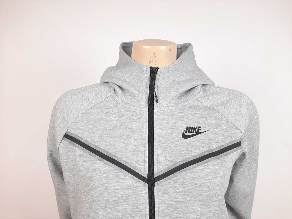 Nike Tech Fleece Windrunner - Оригинално дамско горнище размер S