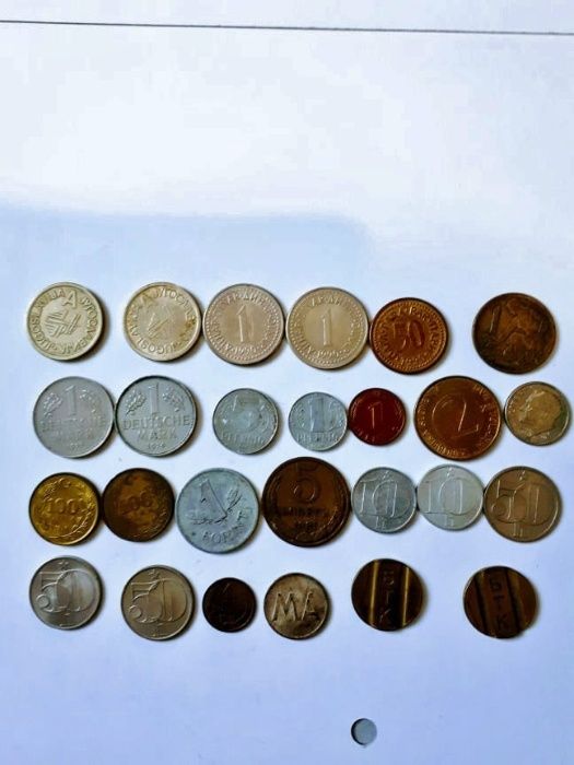 Монети и Банкноти  от соца,различни страни и години.