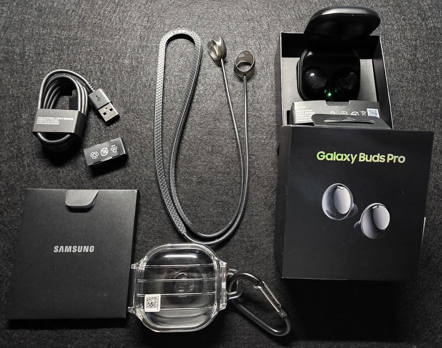 Casti Samsung Buds Pro - pachet complet + carcasa si snur antipierdere