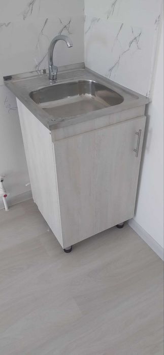 Oshxona rakovinasi tumbasi va semisteli bilan