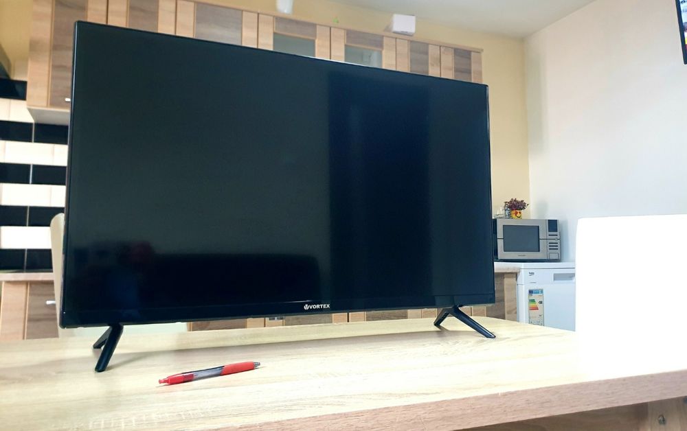 Televizor nou 81 cm