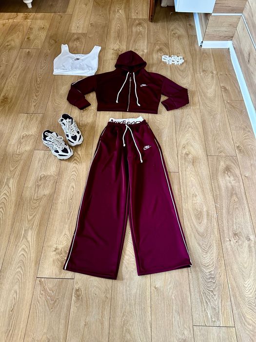 Разкошен спортен сет 3 части Nke