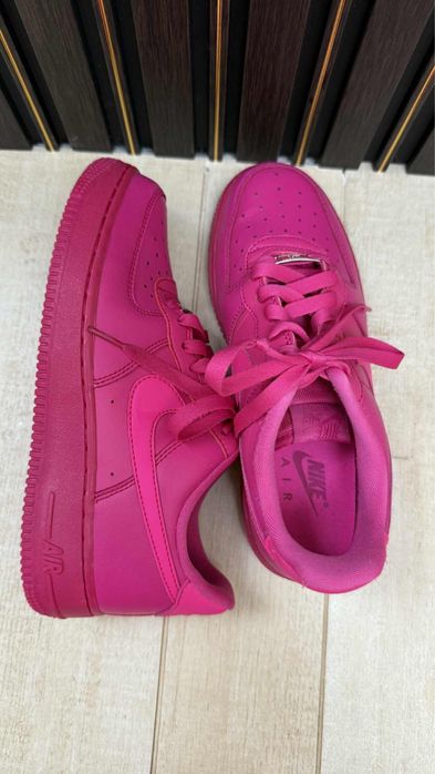 Кецове Nike Air супер запазени циклама