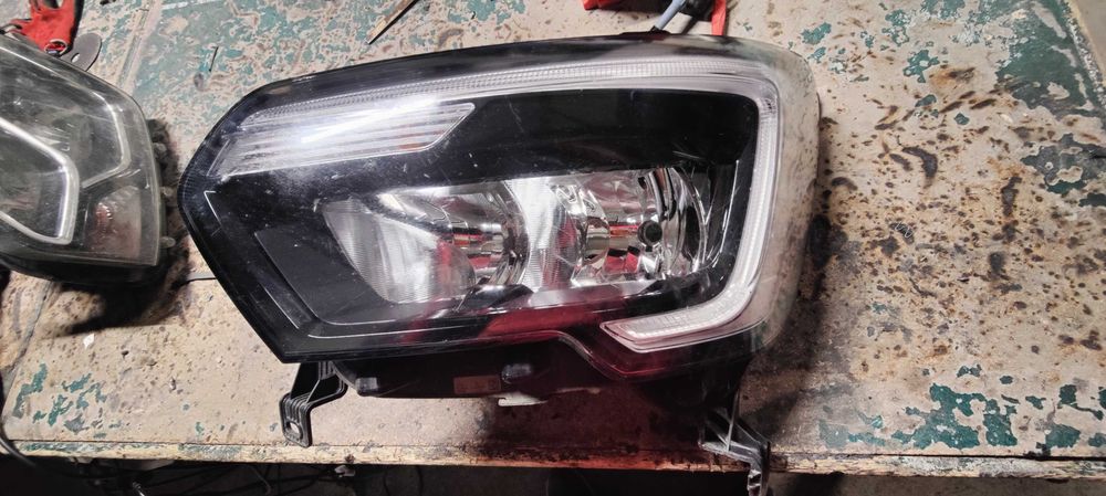 far stanga renault master 2023 avariat