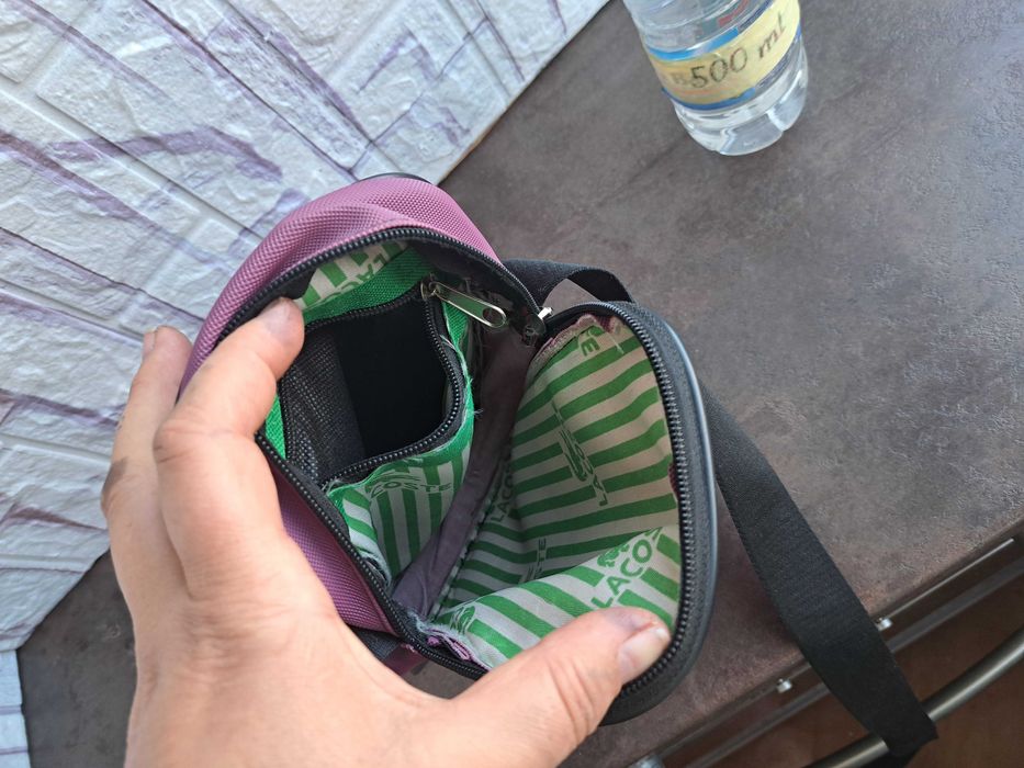 дамска чанта,малка лилава чантичка Lacoste,лакоста