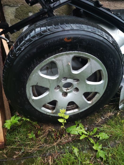 Vând roată originala de Audi A4!!!