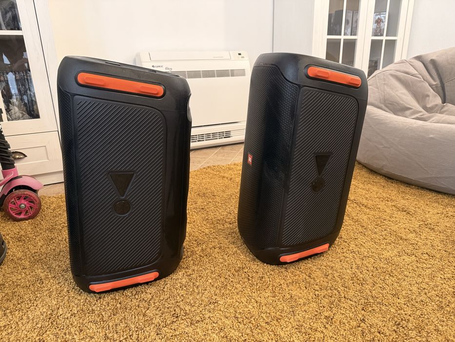 2 бр Partybox 110 + стойки JBL
