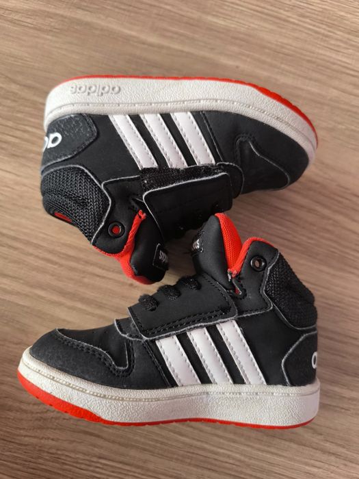 adidas Маратонки HOOPS MID 2.0