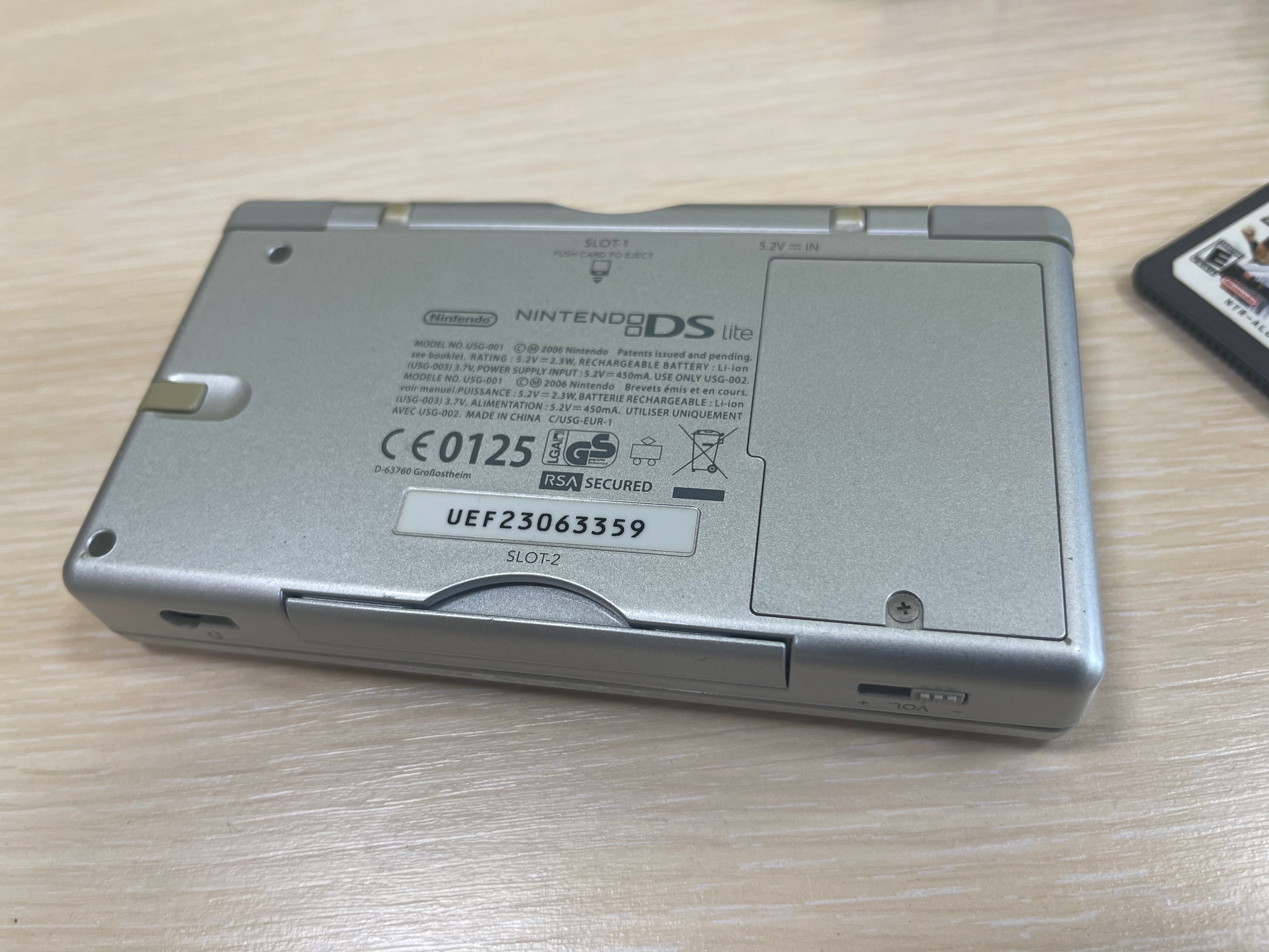 Оригинален Nintendo DS Lite – Сив + Адаптер + Писалка + Подарък игра