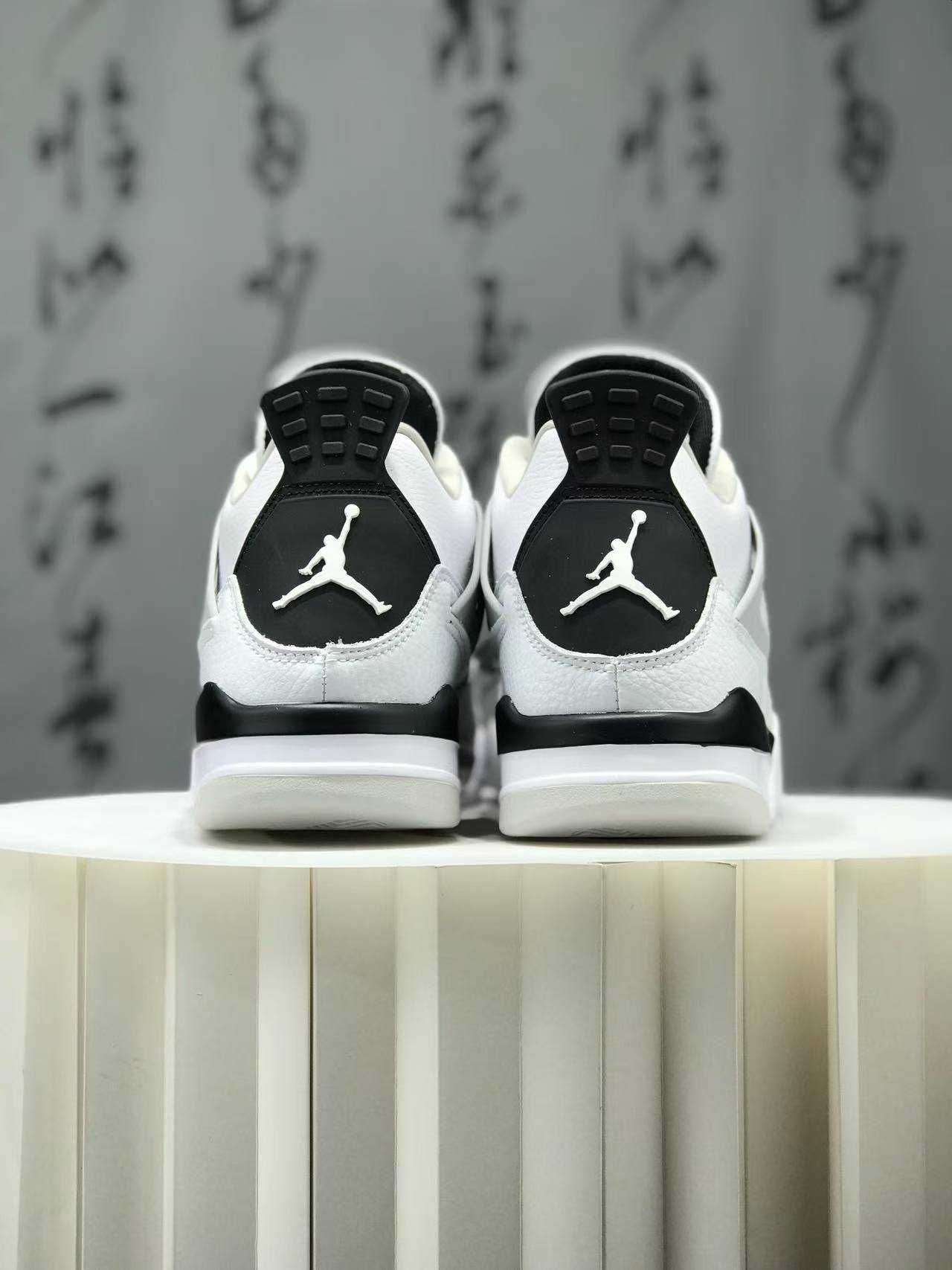 Jordan 4 Retro Military Black EU42