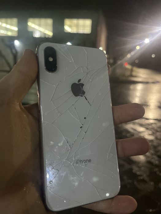 Продам айфон х.