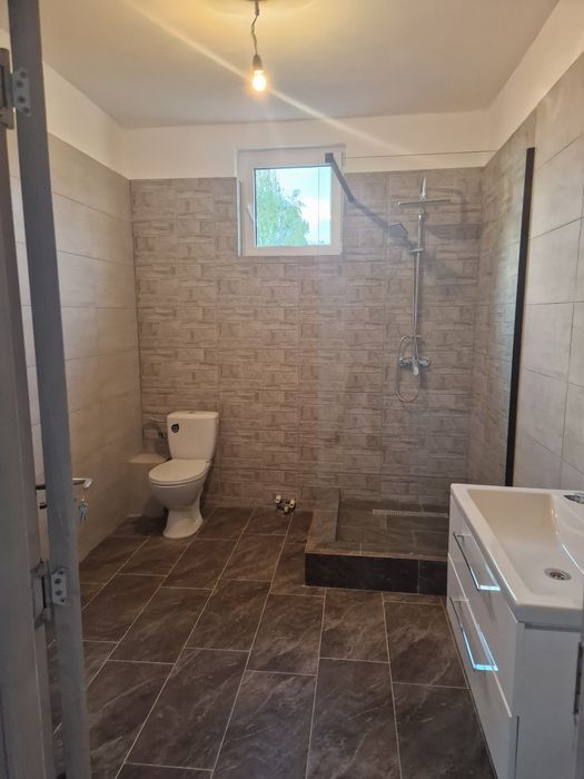 Vând sau Schimb Casa in Centru Voinesti