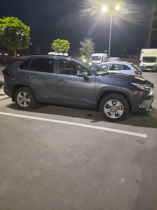 Vând Toyota RAV-4, octombrie 2023, 19.100 km, garanție până în 2029