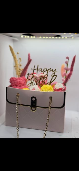 Ръчно изработени букети от свещи