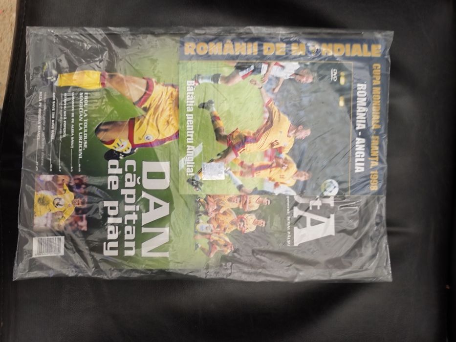 Revista sigilata cu cd