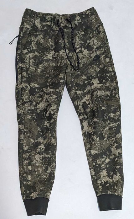 Nike Tech Fleece мъжко зелено долнище размер М от Сащ
