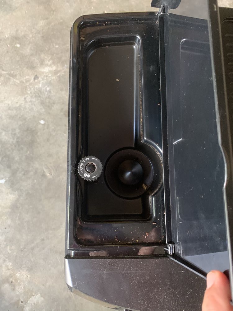 Vand aparat de cafea DeLonghi Magnifica