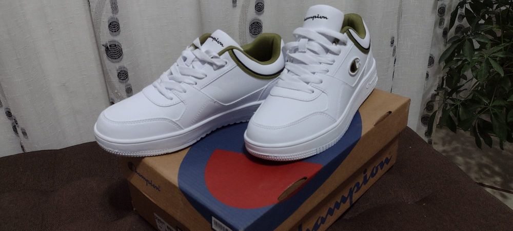 Adidas pantof sport  Champion marime 42 barbati, nou cu eticheta