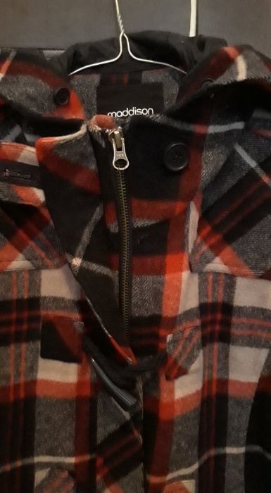 Яке с качулка, размер 36, ново