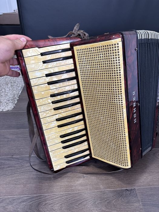 Acordeon Hohner Verdi 2 cu 80 de basi, sita