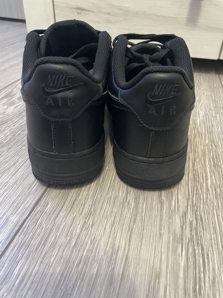 Air force 1 triple black marimea 39