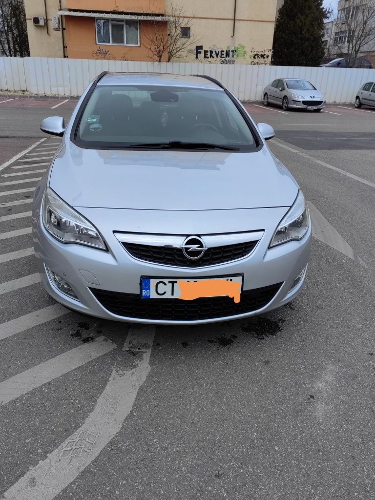 Vând Opel Astra J, mașină automata
