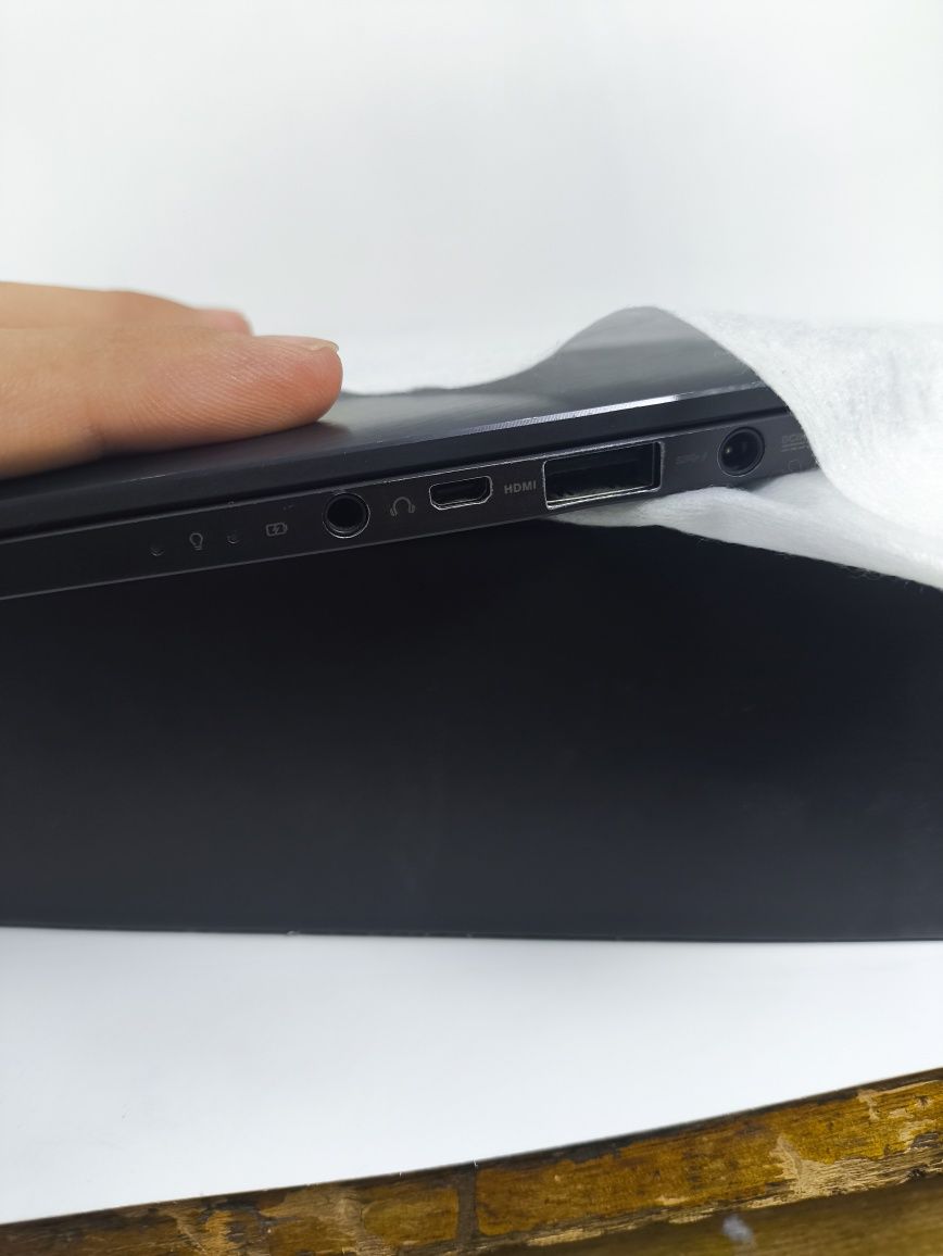 Флагманский Ноутбук Asus Zenbook UX305