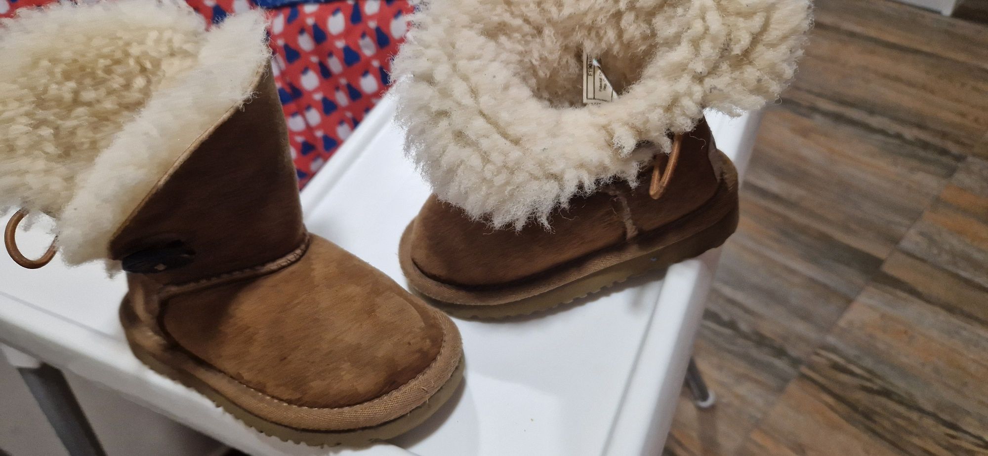 Боти UGG и Adidas маратонки