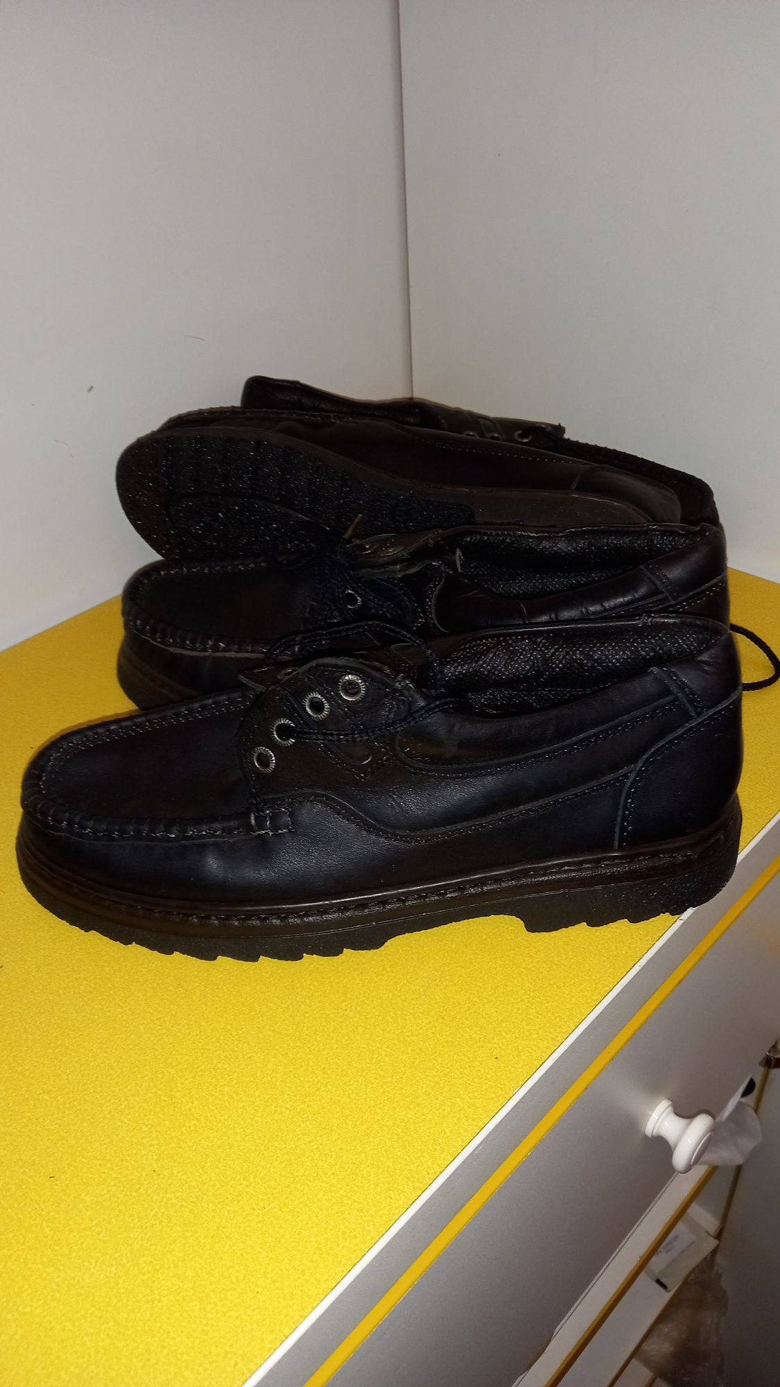 Pantofi cu lira noi piele nr 41 , 42