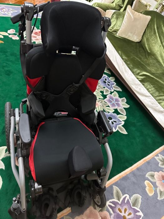 Продается детская-подростковая инвалидная коляска