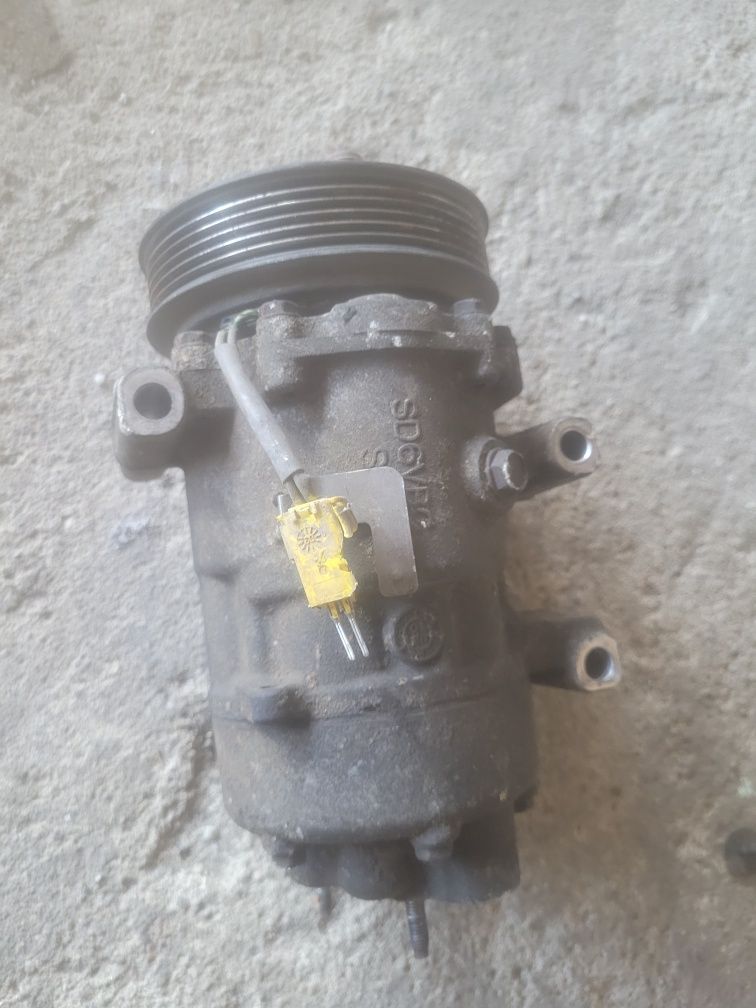 Compresor AC 2.0 HDI Peugeot 407 cod 9647213380