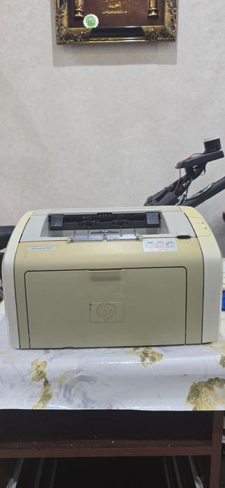Продаю принтер HP 1020