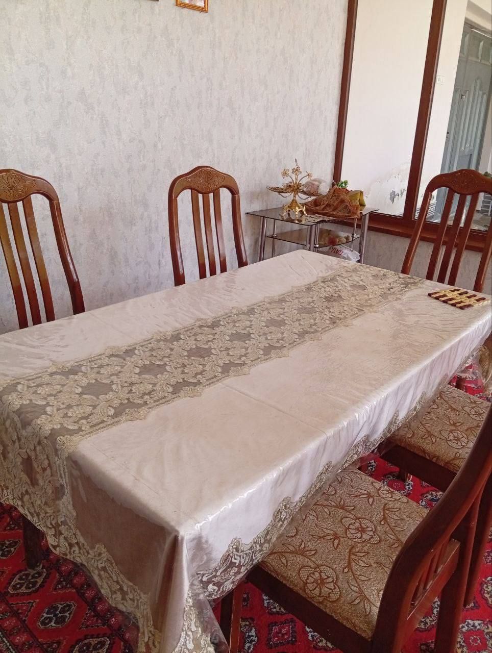 Стол и 6 стулья комплект: 800 тысяч