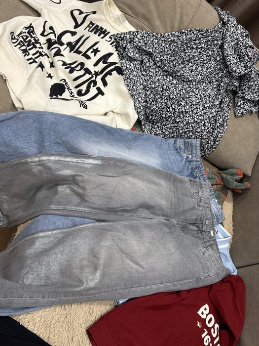 Отдам вещи на девочку примерно 9-10-11 лет