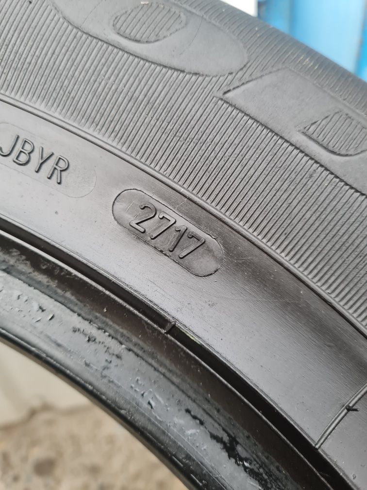 2  Anvelope de vara *235/65R17*Goodyear *LICHIDARE STOC*50 Lei Buc*