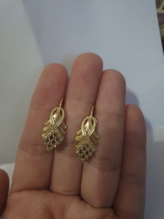 Золото сырга сатылады  сыры алтын