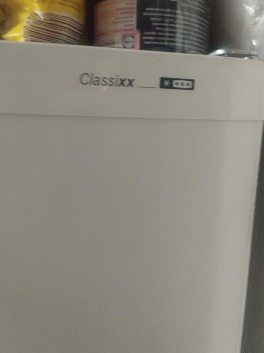 Хладилник"BOSCH"с компресор"Damfuss"155 см.височина с фризер отдолу